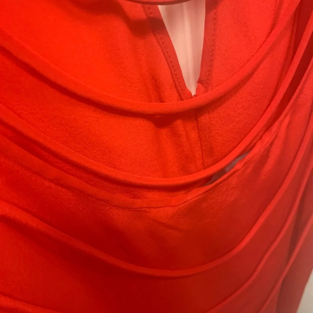 Red Top - Picture 4 of 6